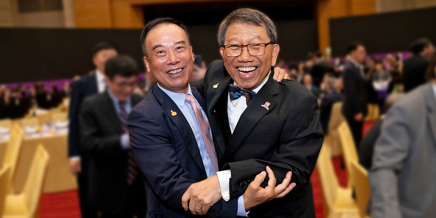 Professor Rocky S. Tuan (right) and Professor Xu Yangsheng, President of CUHK, Shenzhen